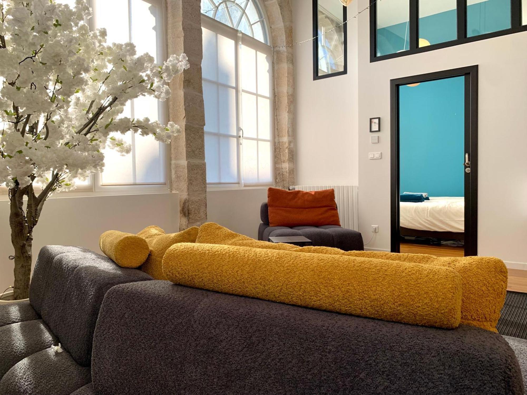 Les Fabuleux Appartements Du Coeur De Ville - Place Victor Hugo Besançon Zewnętrze zdjęcie
